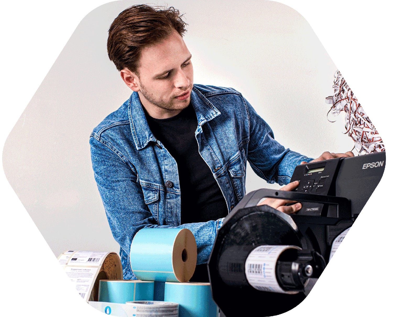 Printservice - printen van etiketten op een Epson C7500 kleuren labelprinter door Tim